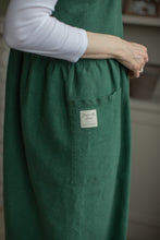 Load image into Gallery viewer, 100% Linen French Apron in Pine Green