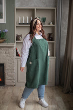 Load image into Gallery viewer, 100% Linen Japanese Apron in Pine Green