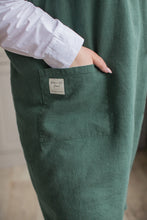 Load image into Gallery viewer, 100% Linen Japanese Apron in Pine Green