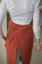 Load image into Gallery viewer, 100% Linen Italian Apron in Terracotta