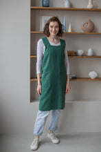 Load image into Gallery viewer, 100% Linen Japanese Apron in Pine Green