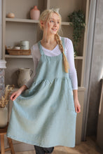 Load image into Gallery viewer, 100% Linen French Apron in Mint