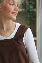 Load image into Gallery viewer, 100% Linen Japanese Apron in Chocolate