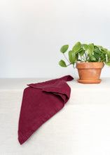 Load image into Gallery viewer, 100% Linen Classic Napkins in Bordeaux - Set of 4