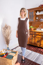 Load image into Gallery viewer, 100% Linen Japanese Apron in Chocolate