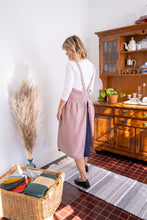 Load image into Gallery viewer, 100% Linen French Apron in Oyster Rose