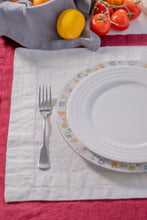 Load image into Gallery viewer, 100% Linen Placemats in Simple White