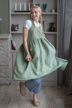 Load image into Gallery viewer, 100% Linen French Apron in Thyme
