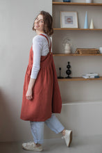 Load image into Gallery viewer, 100% Linen French Apron in Terracotta
