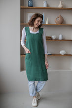 Load image into Gallery viewer, 100% Linen Japanese Apron in Pine Green
