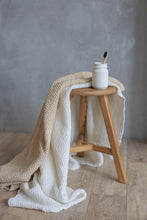 Load image into Gallery viewer, Linen Waffle Bath Towel in Ivory
