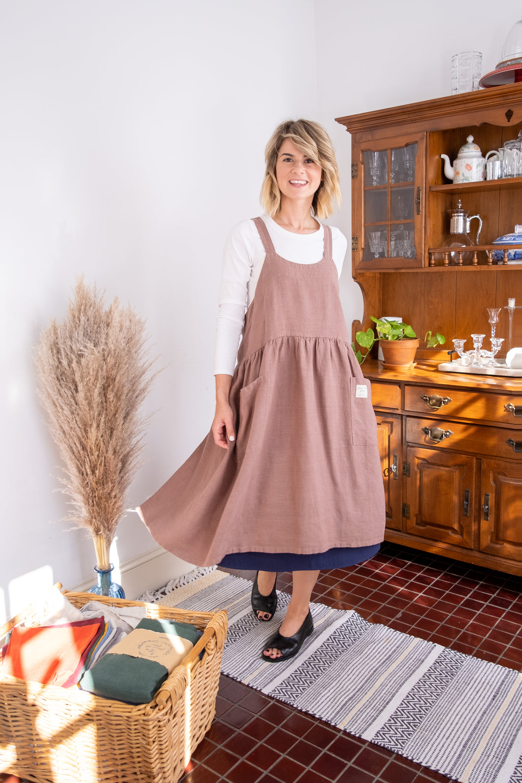 100% Linen French Apron in Mauve