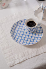 Load image into Gallery viewer, 100% Linen Placemats in Simple White
