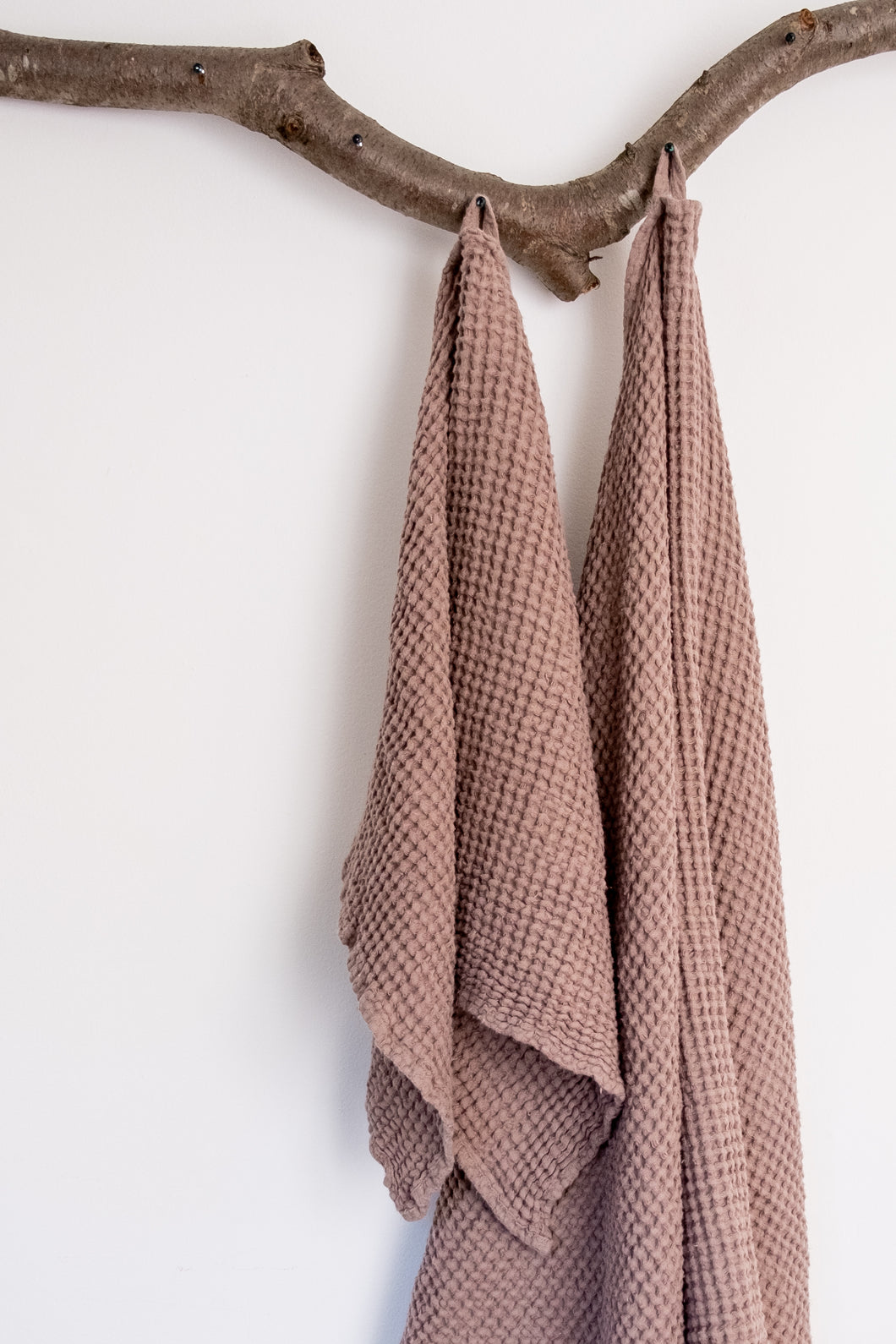 Linen Waffle Hand Towel in Cocoa